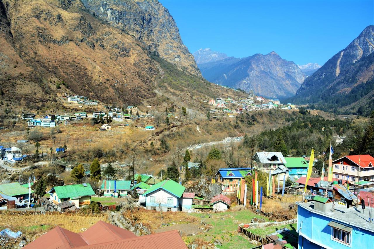 Rufina Lachung De'Crown Hotel Bagian luar foto